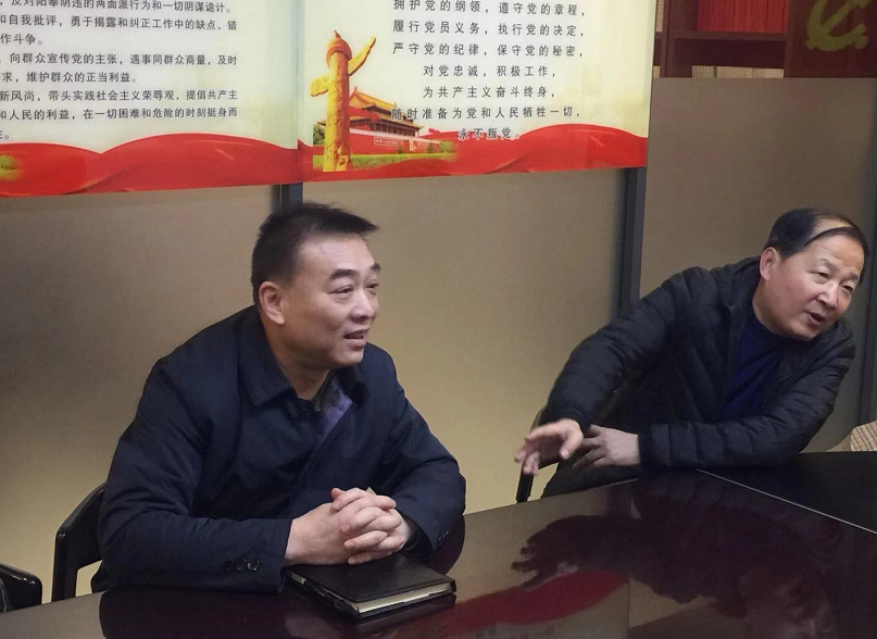 市司法局政治部主任孙雅玮等领导看望许小平律师(图3)