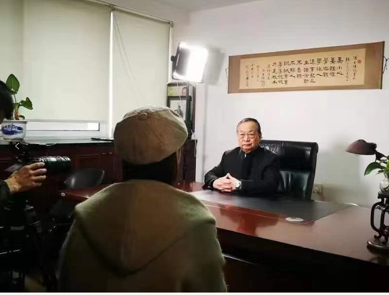 许小平律师被授予“十佳行业贡献律师”称号 2019.12.2本站讯(图2) 许小平律师被授予“十佳行业贡献律师”称号 2019.12.2本站讯(图2)