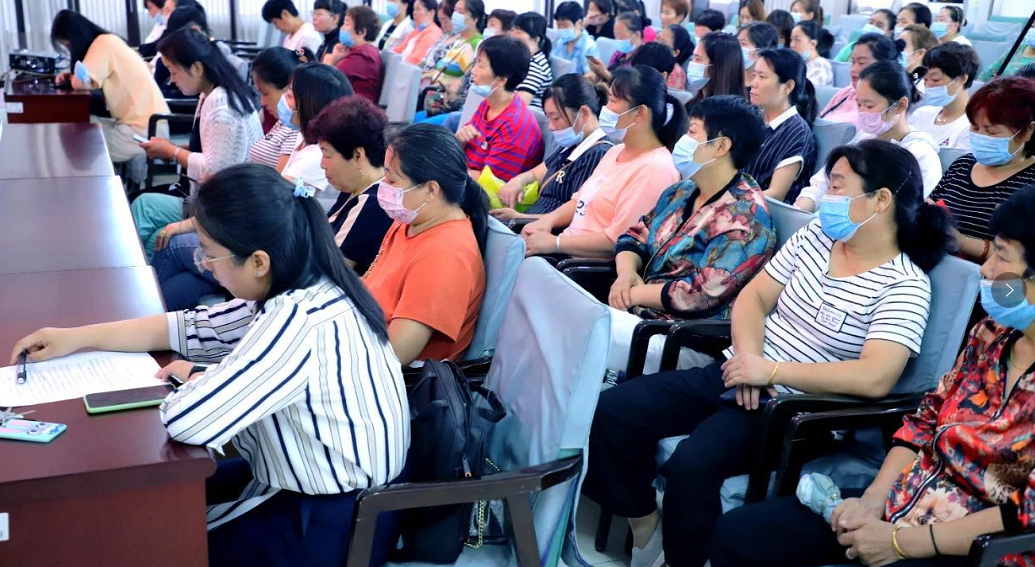 西安市妇女儿童法治宣传教育“千村行”灞桥专场线上线下同步进行 2020.7.20本站讯(图2) 西安市妇女儿童法治宣传教育“千村行”灞桥专场线上线下同步进行 2020.7.20本站讯(图2)