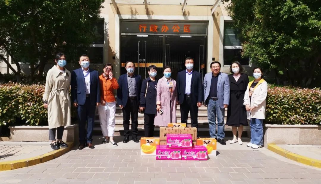 陕西许小平律师事务为驰援上海医护人员家庭送去温暖2022.4.24本站讯(图1)