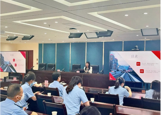 西安市市场监管综合执法支队工会委员会开展“民法典与生活同行”主题宣讲活动2022.6.23本站讯(图2) 西安市市场监管综合执法支队工会委员会开展“民法典与生活同行”主题宣讲活动2022.6.23本站讯(图2)