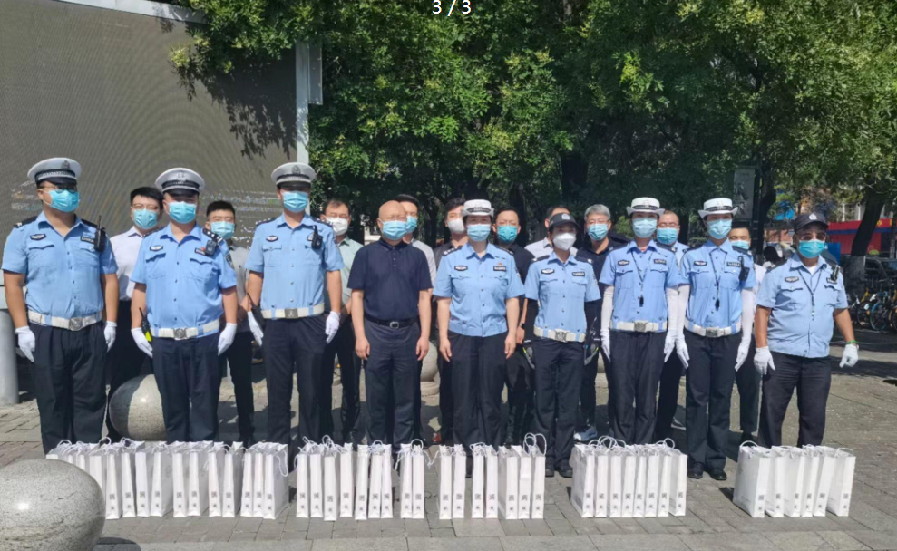 炎炎夏日 45份“清凉礼包”送给执勤交警2022.7.22本站讯(图2)