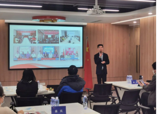 “八五”普法系列讲座六十|陕西许小平律师事务所罗震东律师应邀为中国平安保险陕西分公司客户开展“家庭财富风险防范”法律讲座2023.1.16本站讯(图1) “八五”普法系列讲座六十|陕西许小平律师事务所罗震东律师应邀为中国平安保险陕西分公司客户开展“家庭财富风险防范”法律讲座2023.1.16本站讯(图1)
