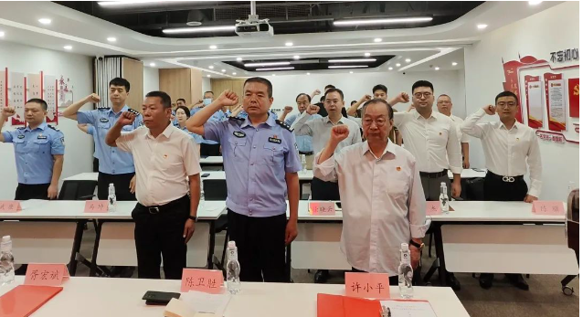 陕西许小平律师事务所党支部与西安市公安局莲湖分局北院门派出所党支部“迎七一”党建活动取得圆满成功2023.7.3本站讯(图1) 陕西许小平律师事务所党支部与西安市公安局莲湖分局北院门派出所党支部“迎七一”党建活动取得圆满成功2023.7.3本站讯(图1)
