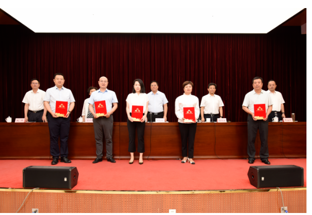 热烈祝贺陕西许小平律师事务所刘霄峰律师获聘西安市高陵区区委区政府法律顾问2023.7.13本站讯(图1)