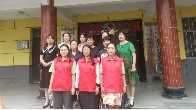 律师新闻 | 陕西许小平律师事务所李露律师走进高新区东大街道办北大村开展普法培训讲座2023.8.18本站讯(图3) 律师新闻 | 陕西许小平律师事务所李露律师走进高新区东大街道办北大村开展普法培训讲座2023.8.18本站讯(图3)