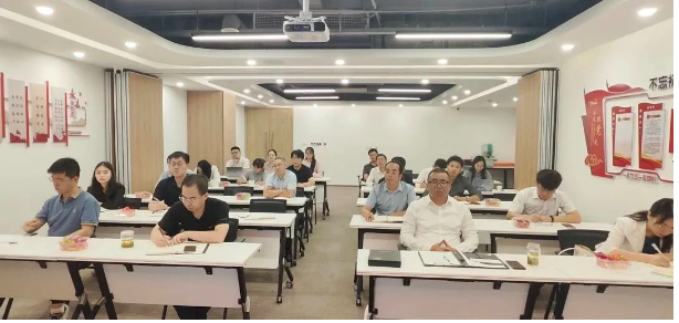 律所新闻|陕西许小平律师事务所青年律师“卓越”培训计划第十三期成功举行2023.8.28本站讯(图2) 律所新闻|陕西许小平律师事务所青年律师“卓越”培训计划第十三期成功举行2023.8.28本站讯(图2)