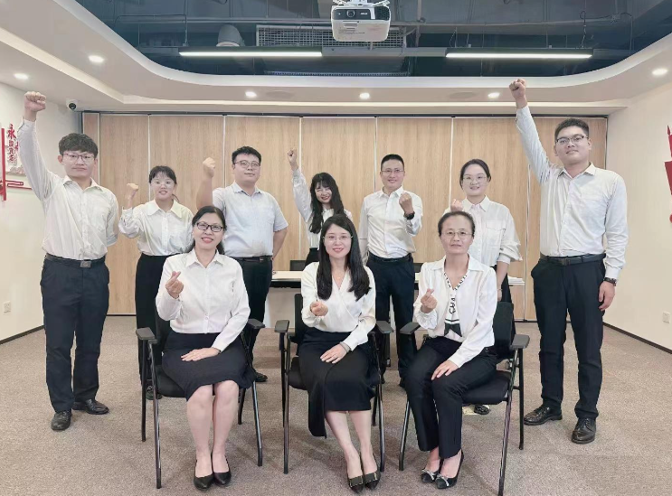 陕西省三八红旗手李露： 以专业婚家团队引领新风尚 守护家庭和谐和妇女权益2024.3.15本站讯(图5)