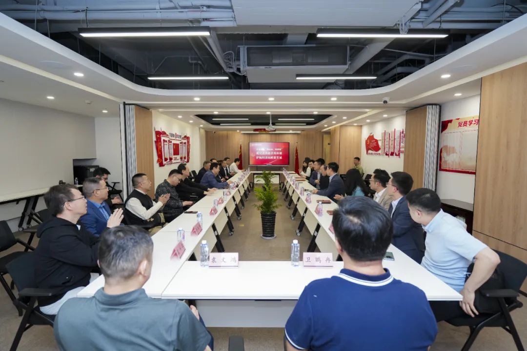 律所新闻丨西安市政协副主席肖西亮带队赴陕西许小平律师事务所视察调研2024.4.16本站讯(图1)