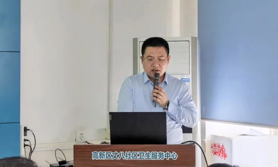 律师新闻丨我所刘霄峰律师受聘担任丈八社区卫生服务中心法律顾问并为其开展培训2024.5.17本站讯(图2) 律师新闻丨我所刘霄峰律师受聘担任丈八社区卫生服务中心法律顾问并为其开展培训2024.5.17本站讯(图2)