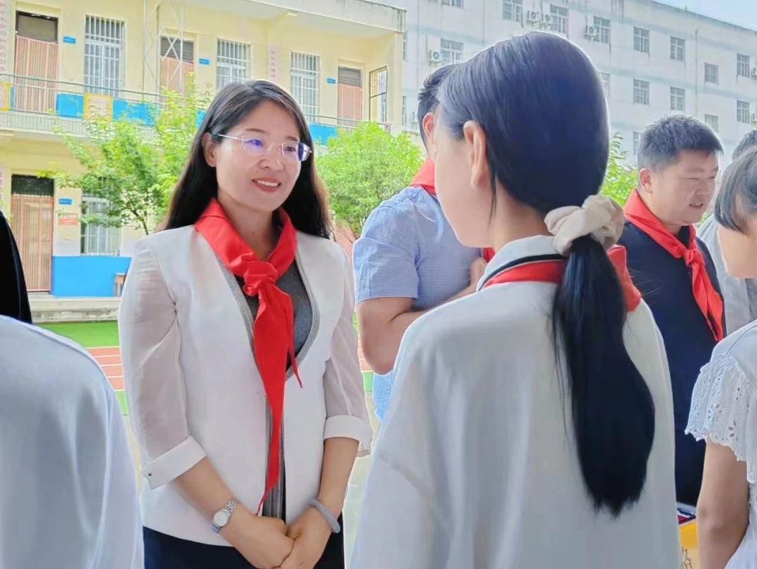 法润少年爱无疆｜陕西许小平律师事务所法律服务进校园暨“六一”儿童节捐资助学活动在临潼区马额街办马额小学顺利举行2024.5.31本站讯(图1)