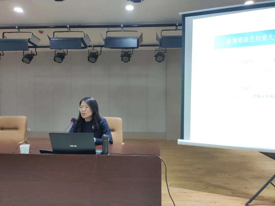 李露律师为张家堡街道开展《民法典》讲座2021.10.18本站讯(图1)